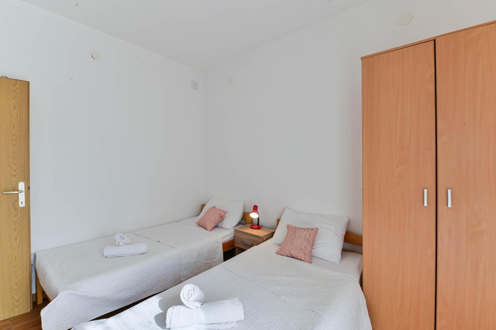 Apartments Citrus Turanj Exterior foto